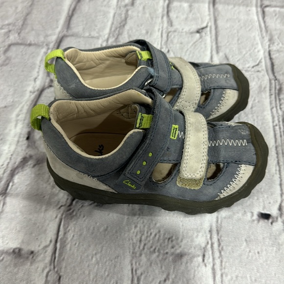 Clarks Sandals Little Boys Size 7.5 - Picture 2 of 5